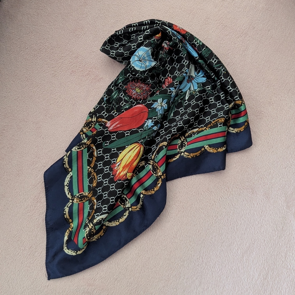 Floral and Chain Pattern Scarf - Picture 4 of 5